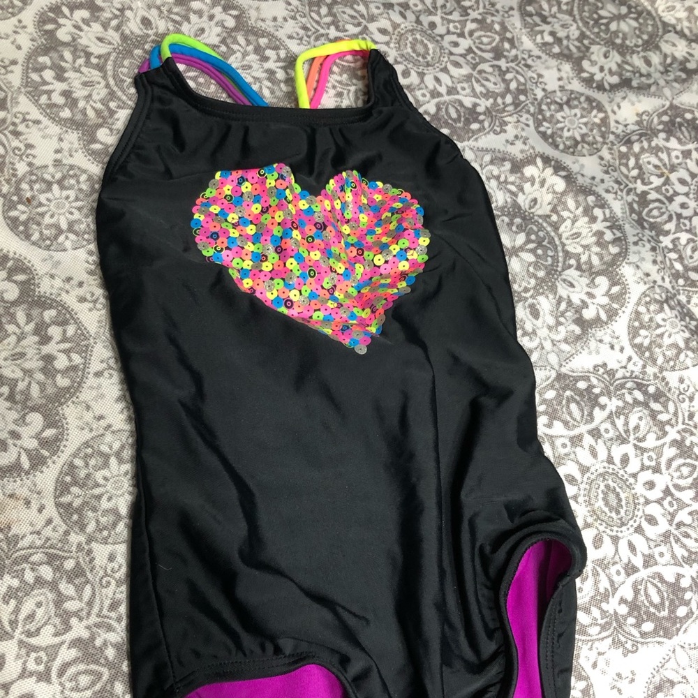 Girls bathing suit size 4/5t